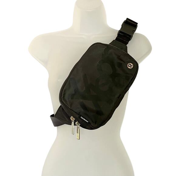 RARE Lululemon Wobbly Wordmark Black Large Everywhere Belt Bag 2L - Picture 1 of 12